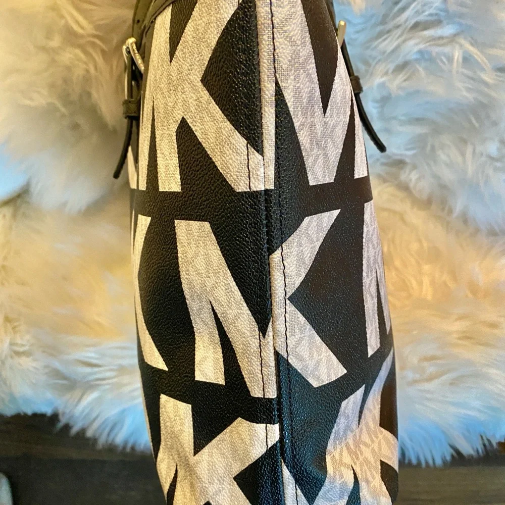 Michael Kors Monogram Black and White Tote - Picture 4 of 15